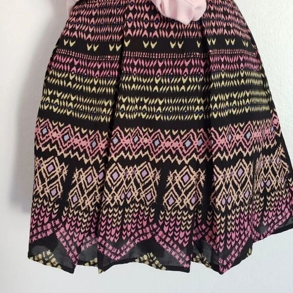 Fun & Flirt high waisted pleated skirt - Picture 3 of 6